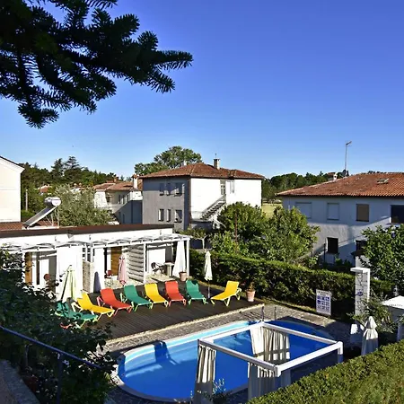 Nika 5 In Der Residenz Mit Pool Und Whirlpool In Strandnaehe *