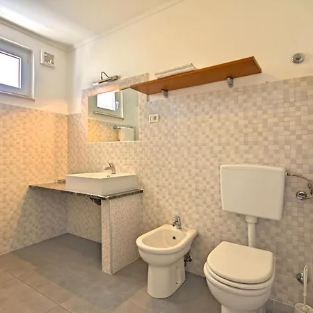 Apartament Nika 5 In Der Residenz Mit Pool Und Whirlpool In Strandnaehe