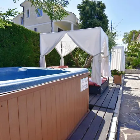 Nika 5 In Der Residenz Mit Pool Und Whirlpool In Strandnaehe Apartament *