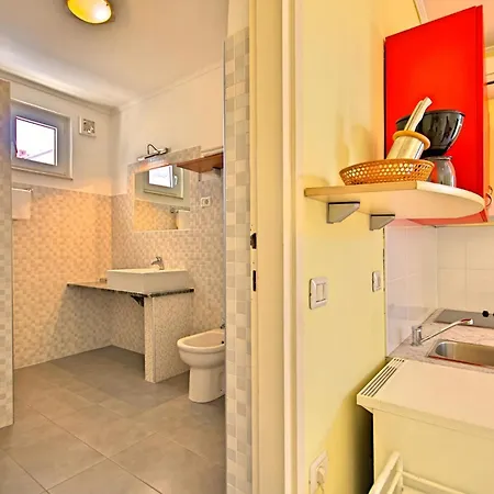 Nika 5 In Der Residenz Mit Pool Und Whirlpool In Strandnaehe