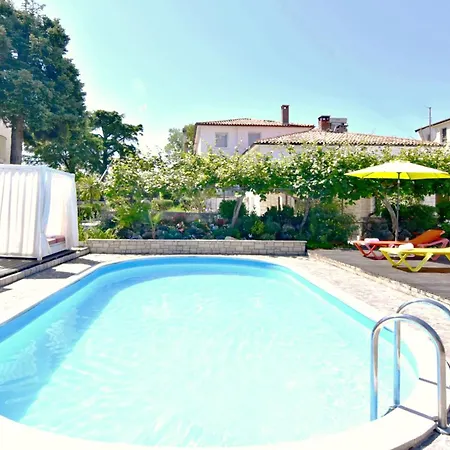 Daire Nika 5 In Der Residenz Mit Pool Und Whirlpool In Strandnaehe