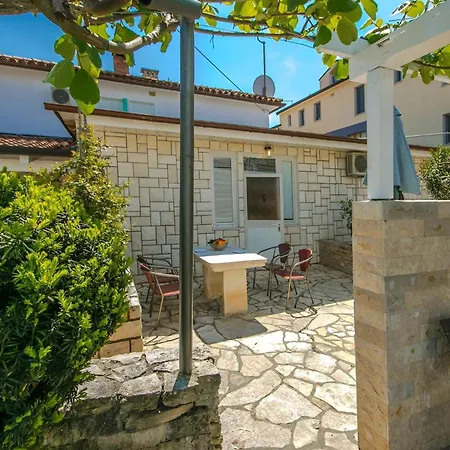 Nika 5 In Der Residenz Mit Pool Und Whirlpool In Strandnaehe Daire